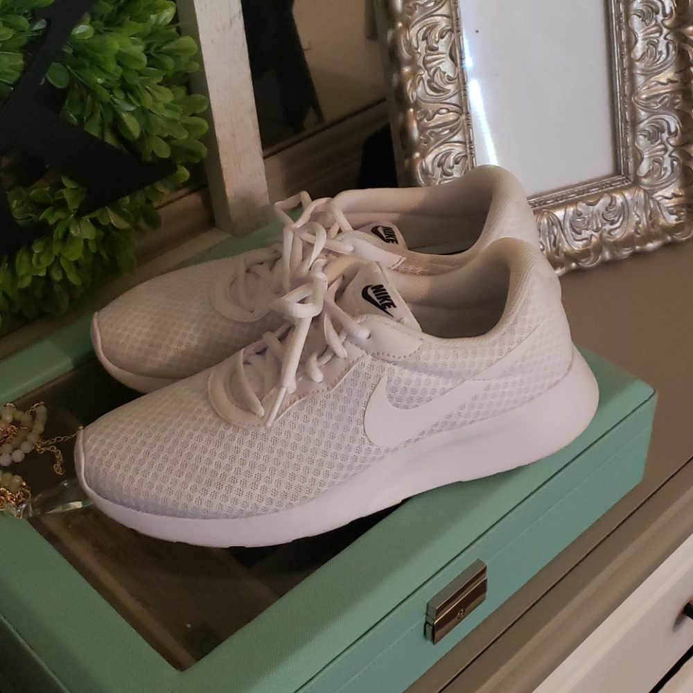 Nike Tanjum Shoes